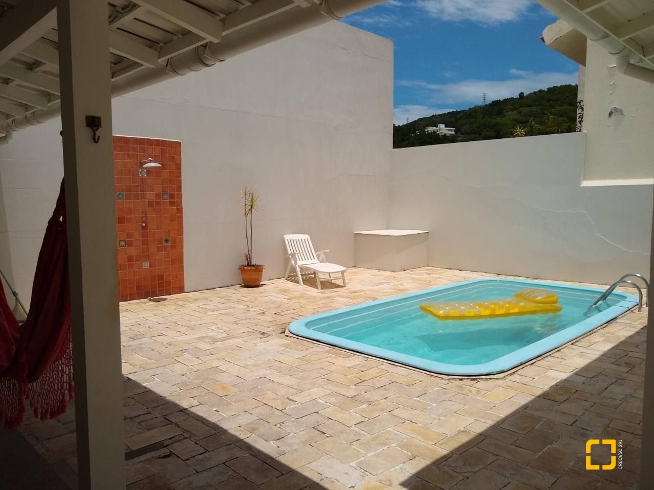Casa com 170m², 4 quartos (sendo 1 suíte), 2 garagens, no bairro Itacorubi em Florianópolis