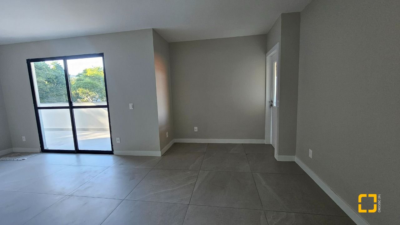 Cobertura com 183m², 3 quartos (sendo 1 suíte), 2 garagens, no bairro João Paulo em Florianópolis