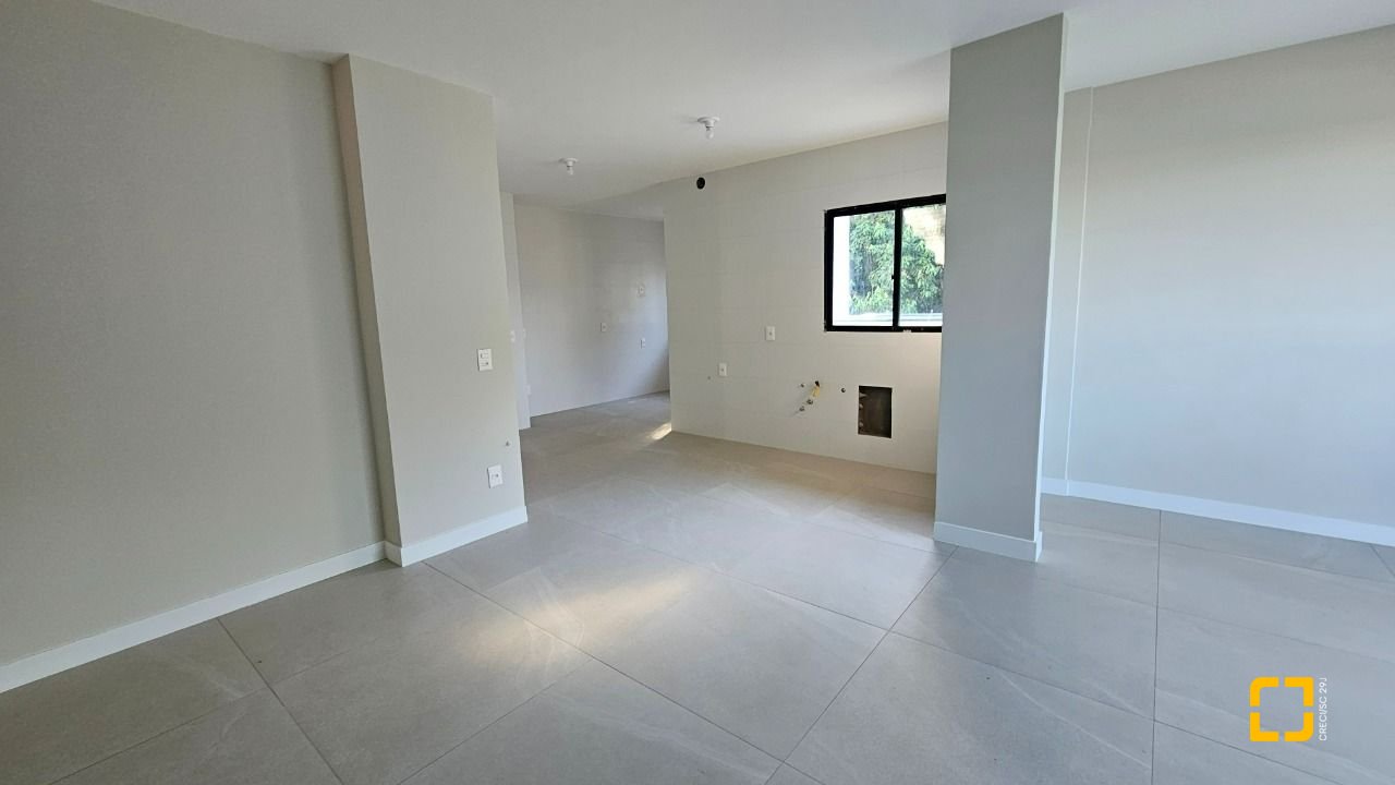 Cobertura com 183m², 3 quartos (sendo 1 suíte), 2 garagens, no bairro João Paulo em Florianópolis