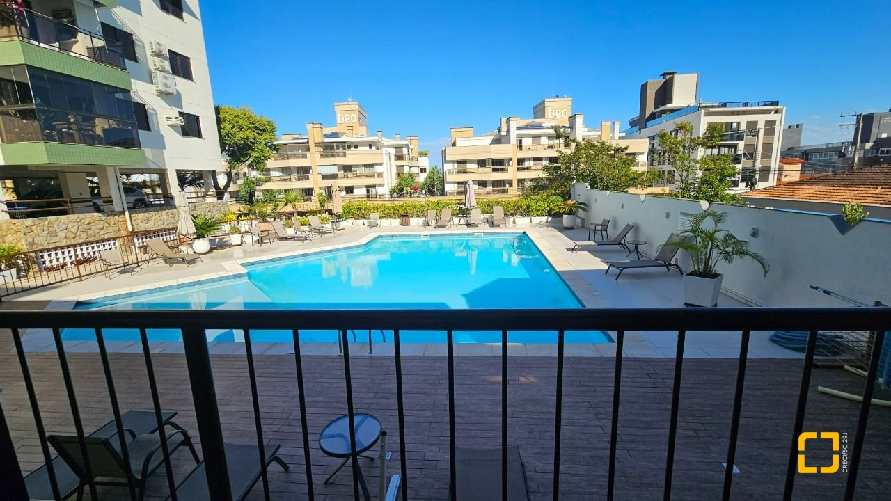 Cobertura com 183m², 3 quartos (sendo 1 suíte), 2 garagens, no bairro João Paulo em Florianópolis