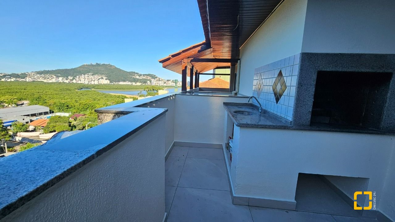 Cobertura com 183m², 3 quartos (sendo 1 suíte), 2 garagens, no bairro João Paulo em Florianópolis