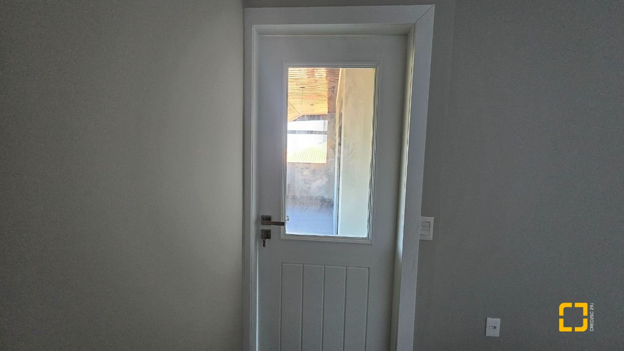 Cobertura com 183m², 3 quartos (sendo 1 suíte), 2 garagens, no bairro João Paulo em Florianópolis