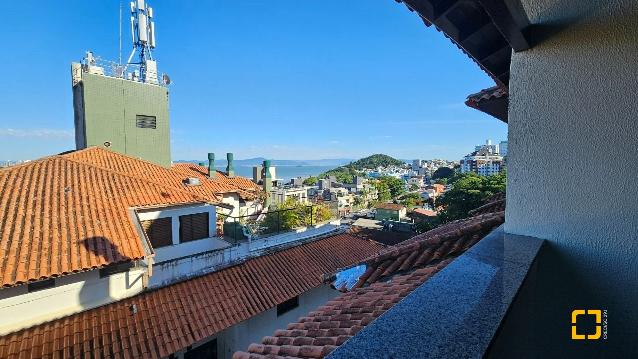 Cobertura com 183m², 3 quartos (sendo 1 suíte), 2 garagens, no bairro João Paulo em Florianópolis