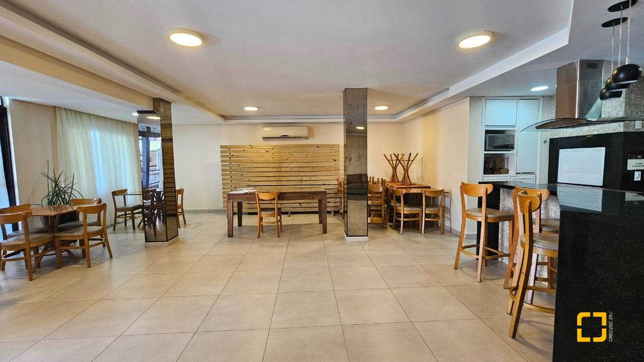 Cobertura com 183m², 3 quartos (sendo 1 suíte), 2 garagens, no bairro João Paulo em Florianópolis