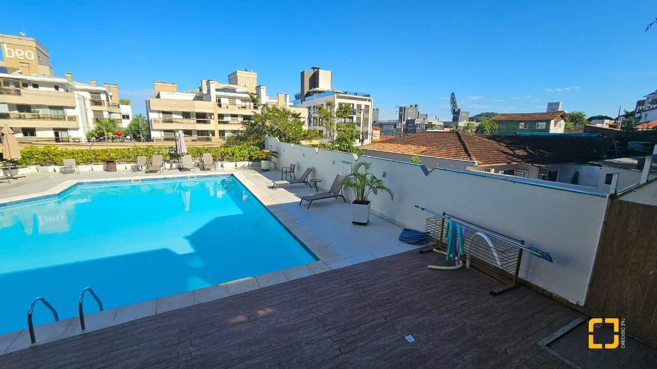 Cobertura com 183m², 3 quartos (sendo 1 suíte), 2 garagens, no bairro João Paulo em Florianópolis