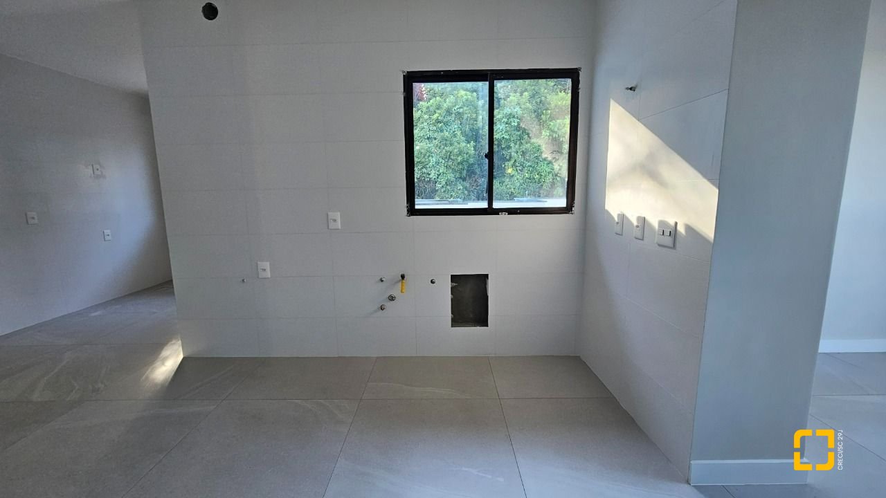 Cobertura com 183m², 3 quartos (sendo 1 suíte), 2 garagens, no bairro João Paulo em Florianópolis