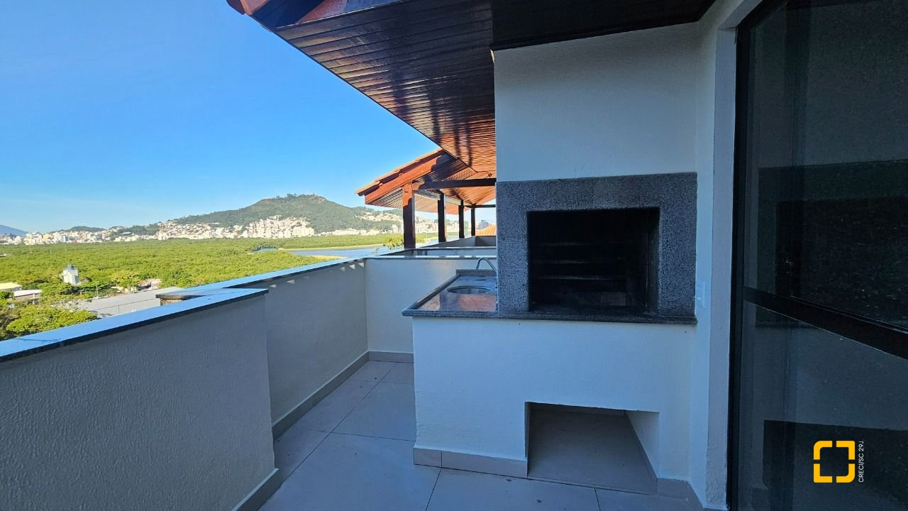 Cobertura com 183m², 3 quartos (sendo 1 suíte), 2 garagens, no bairro João Paulo em Florianópolis