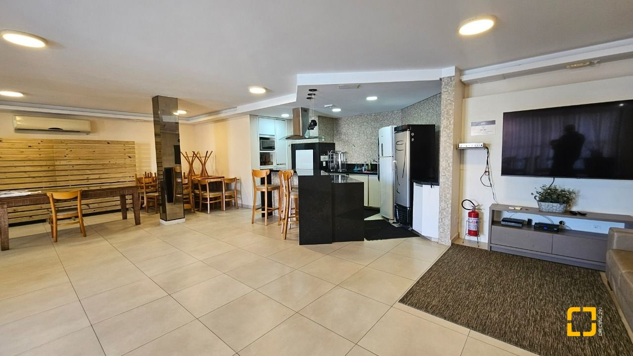Cobertura com 183m², 3 quartos (sendo 1 suíte), 2 garagens, no bairro João Paulo em Florianópolis