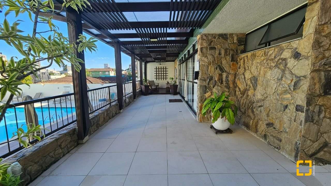 Cobertura com 183m², 3 quartos (sendo 1 suíte), 2 garagens, no bairro João Paulo em Florianópolis