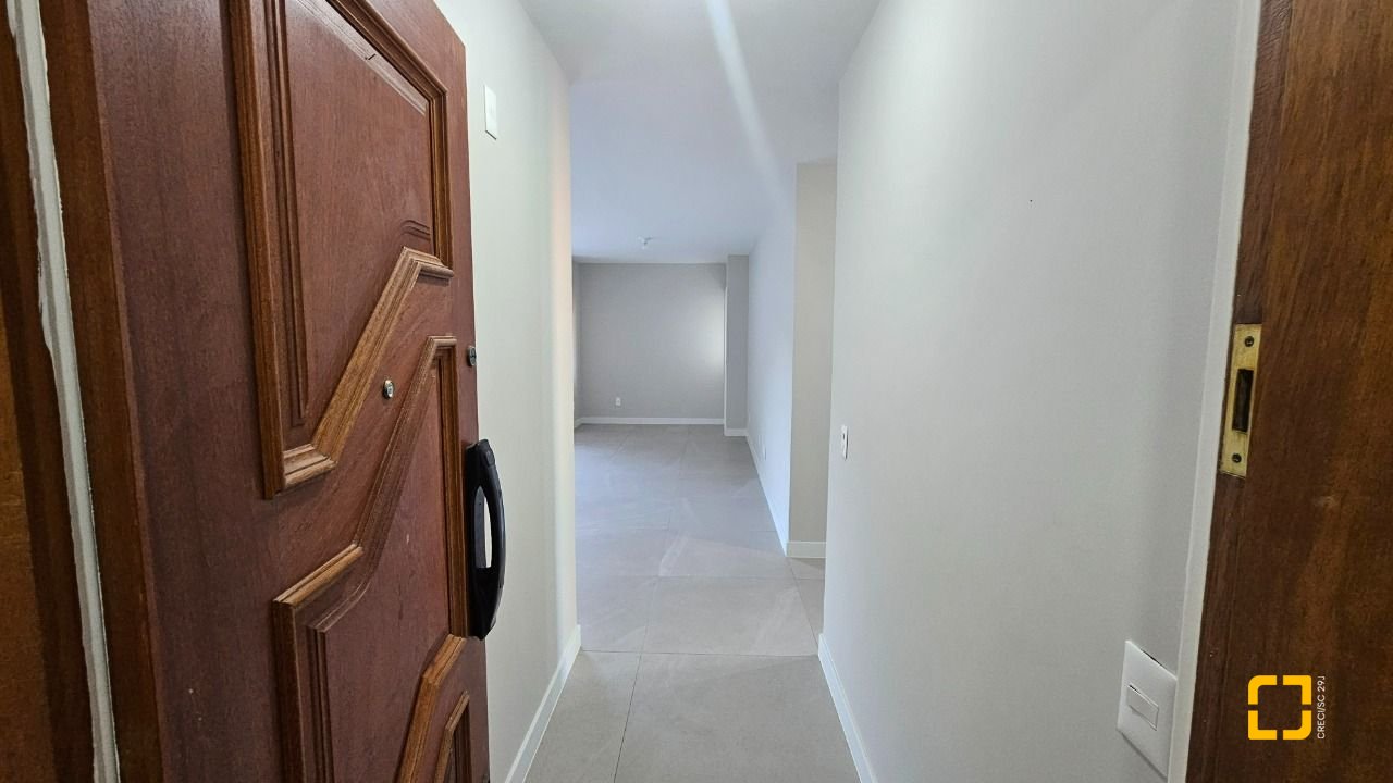 Cobertura com 183m², 3 quartos (sendo 1 suíte), 2 garagens, no bairro João Paulo em Florianópolis