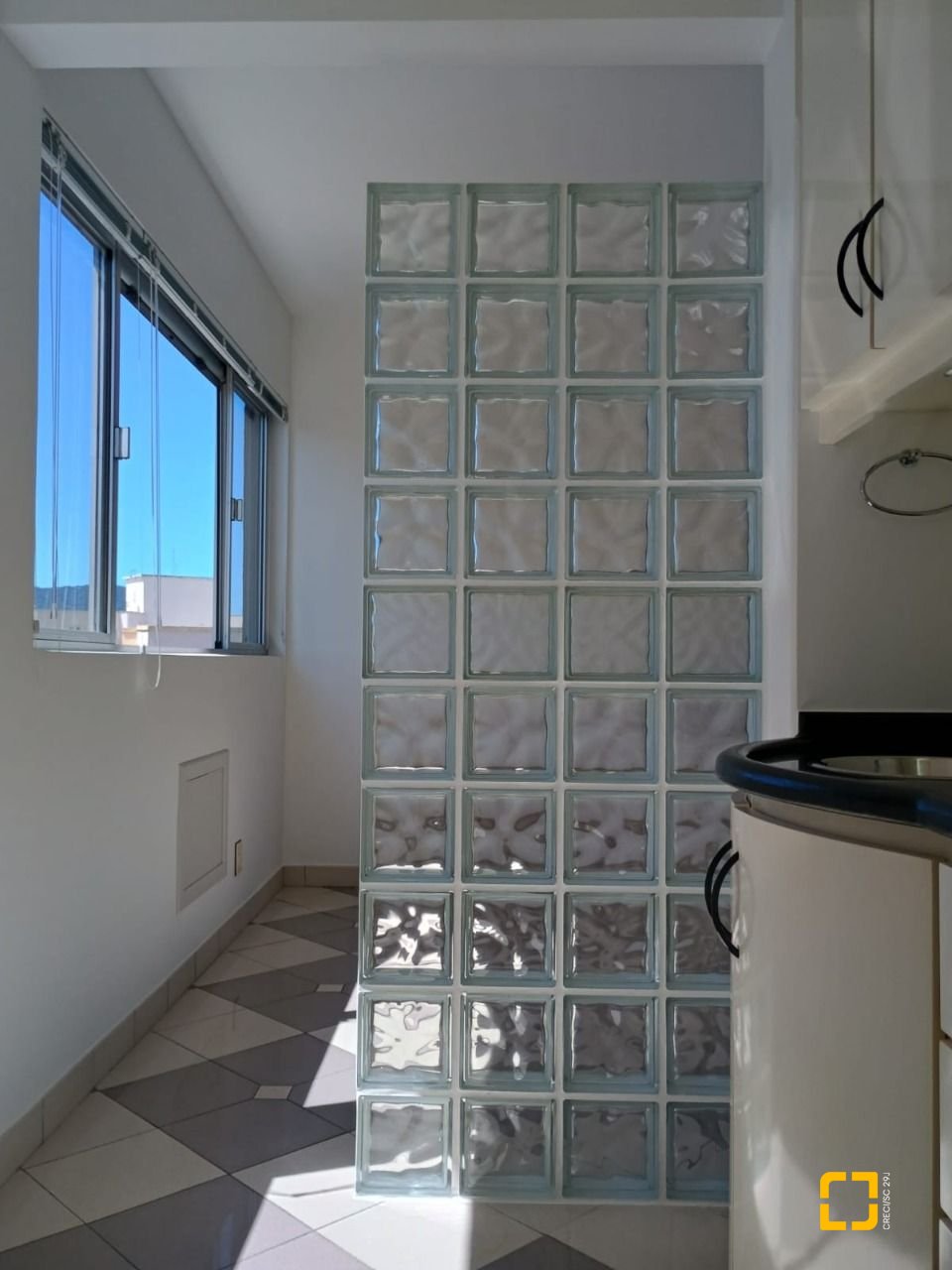 Sala com 29m², no bairro Trindade em Florianópolis