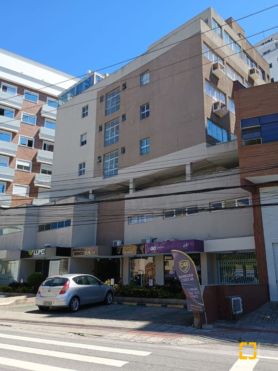 Sala com 29m², no bairro Trindade em Florianópolis