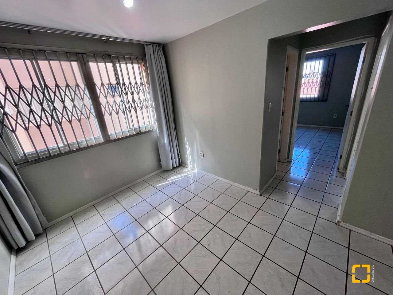 Apartamento com 54m², 2 quartos, 1 garagem, no bairro Roçado em São José