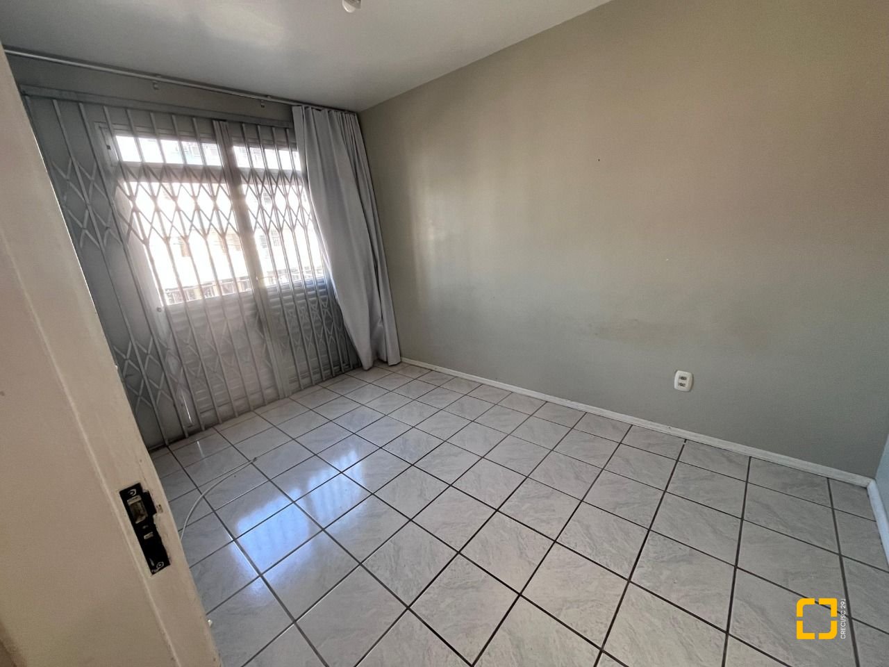 Apartamento com 54m², 2 quartos, 1 garagem, no bairro Roçado em São José