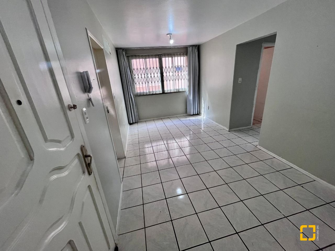 Apartamento com 54m², 2 quartos, 1 garagem, no bairro Roçado em São José