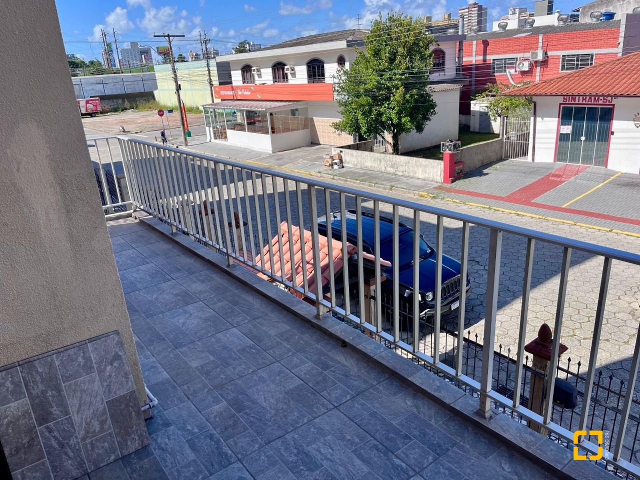 Apartamento com 54m², 2 quartos, 1 garagem, no bairro Roçado em São José