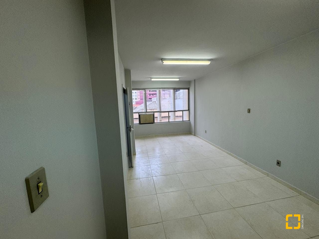 Sala com 28m², no bairro Centro em Florianópolis