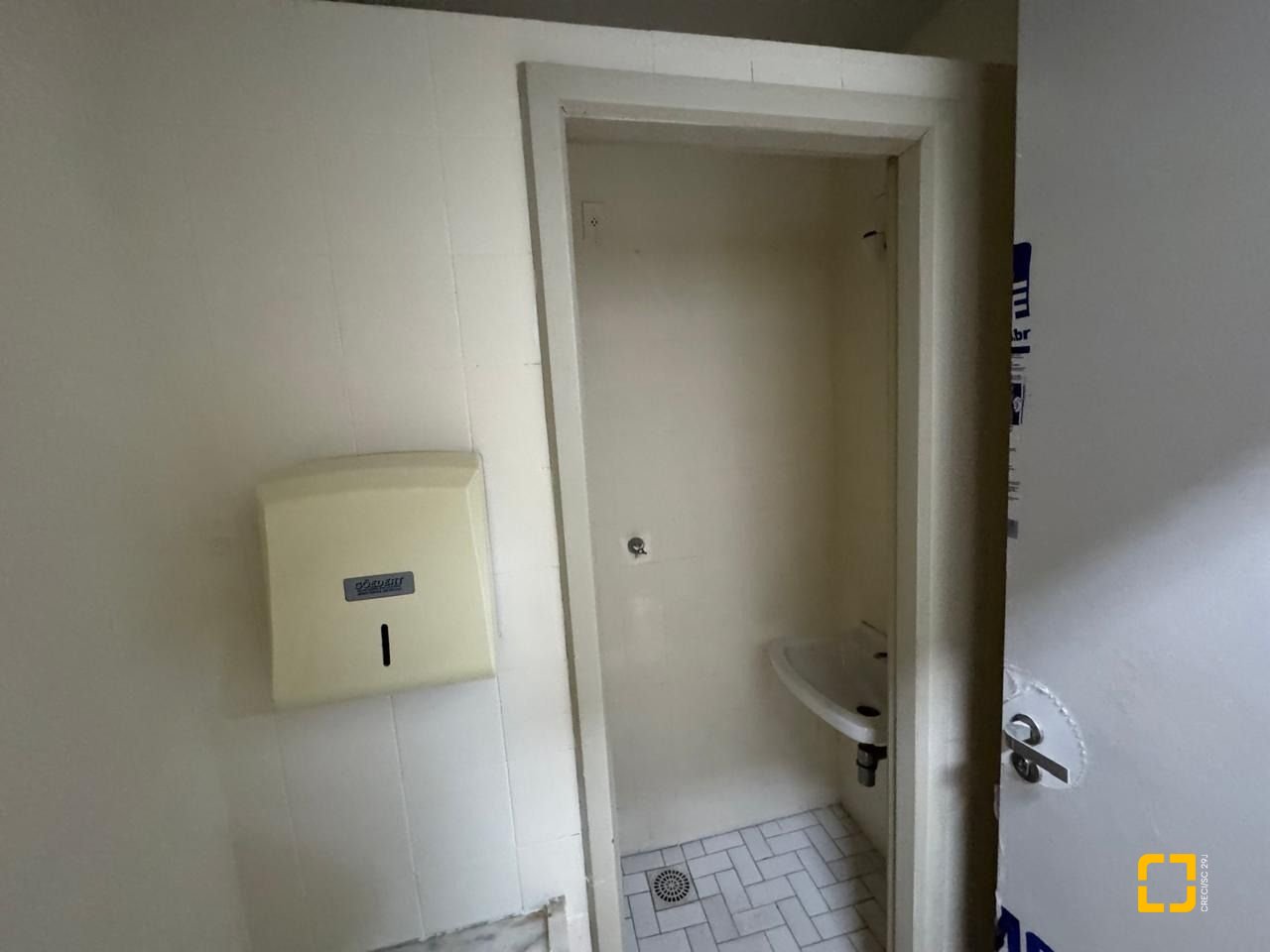 Sala com 28m², no bairro Centro em Florianópolis