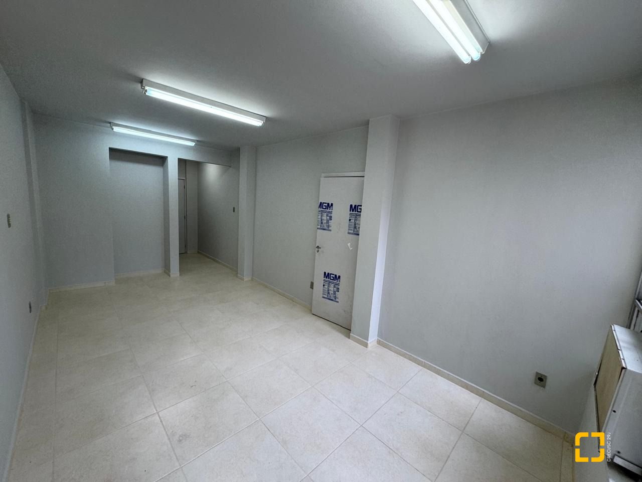 Sala com 28m², no bairro Centro em Florianópolis