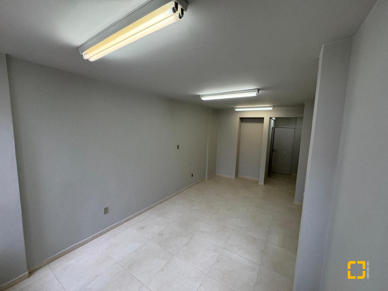 Sala com 28m², no bairro Centro em Florianópolis