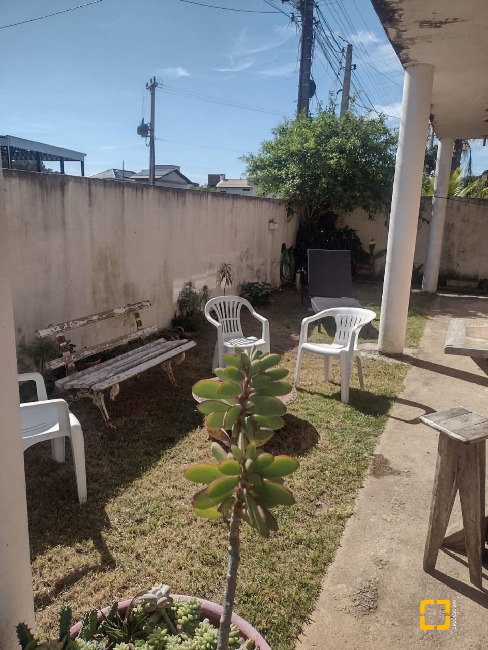 Casa com 140m², 10 quartos (sendo 5 suítes), 3 garagens, no bairro Rio Vermelho em Florianópolis
