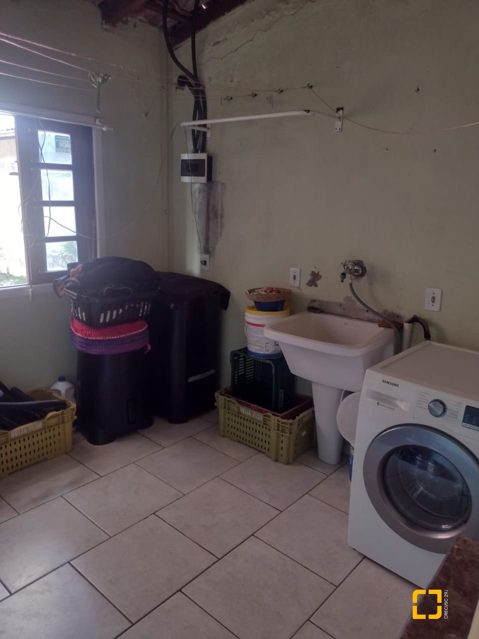 Casa com 140m², 10 quartos (sendo 5 suítes), 3 garagens, no bairro Rio Vermelho em Florianópolis