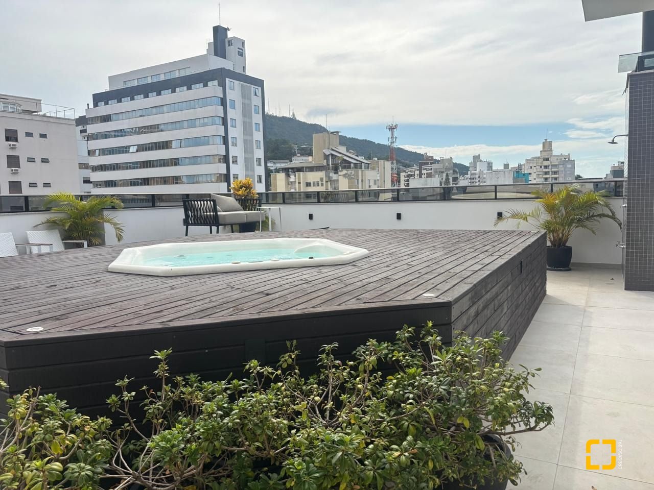 Apartamento com 68m², 3 quartos (sendo 1 suíte), 1 garagem, no bairro Trindade em Florianópolis