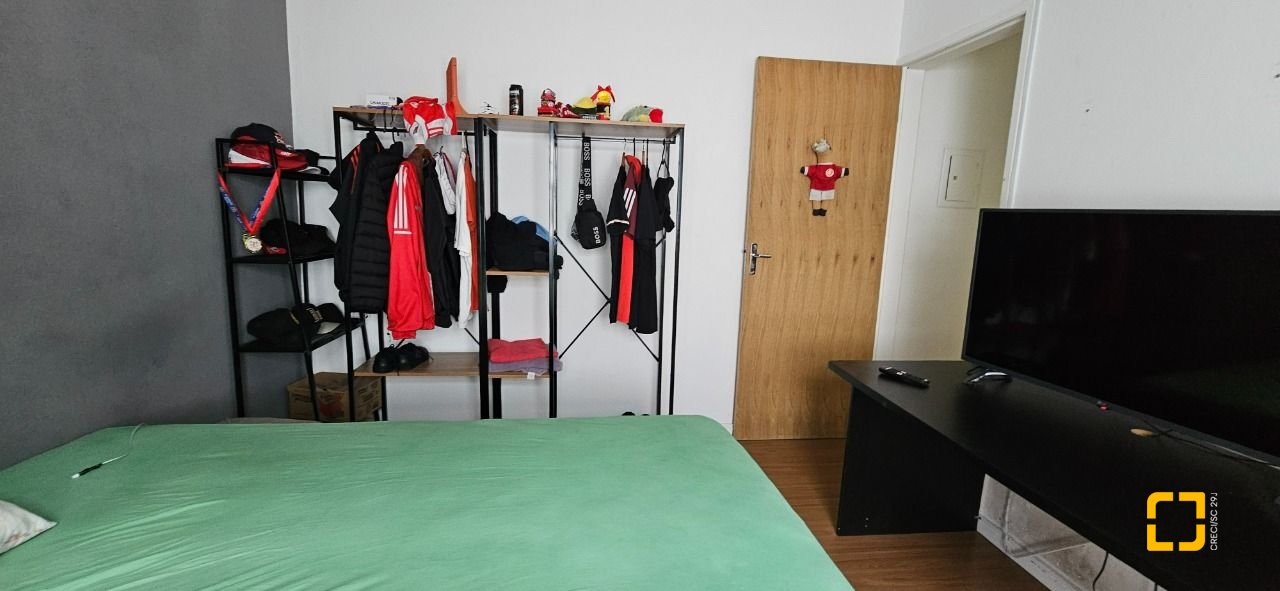 Casa com 200m², 14 quartos (sendo 10 suítes), 3 garagens, no bairro Capoeiras em Florianópolis