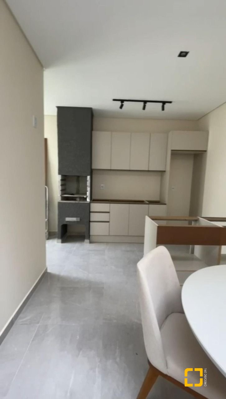 Casa com 63m², 3 quartos (sendo 1 suíte), 1 garagem, no bairro Ingleses em Florianópolis