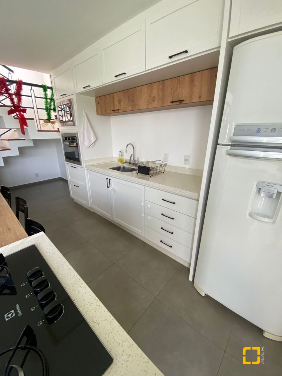 Casa com 164m², 5 quartos (sendo 2 suítes), 2 garagens, no bairro Ingleses em Florianópolis