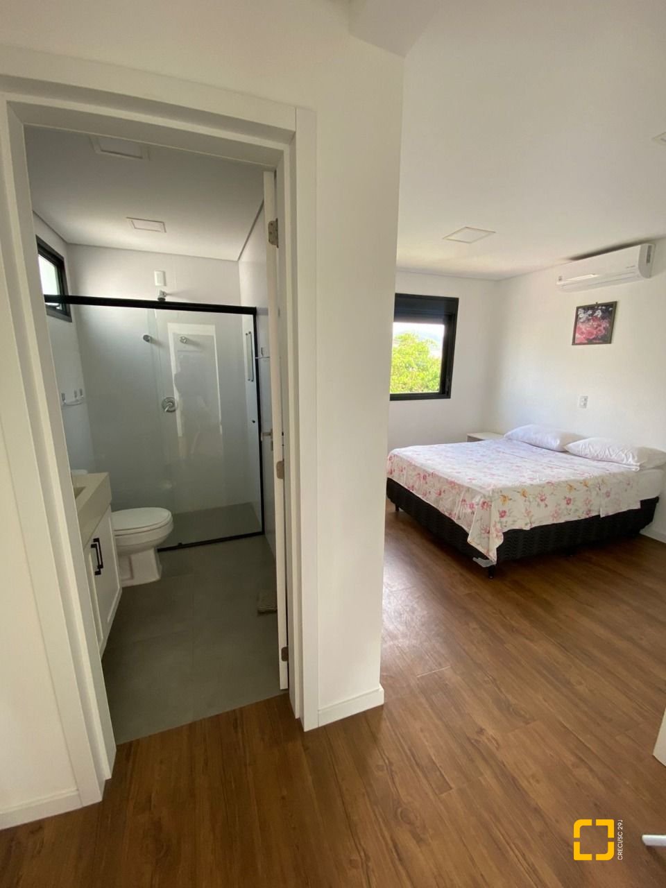 Casa com 164m², 5 quartos (sendo 2 suítes), 2 garagens, no bairro Ingleses em Florianópolis