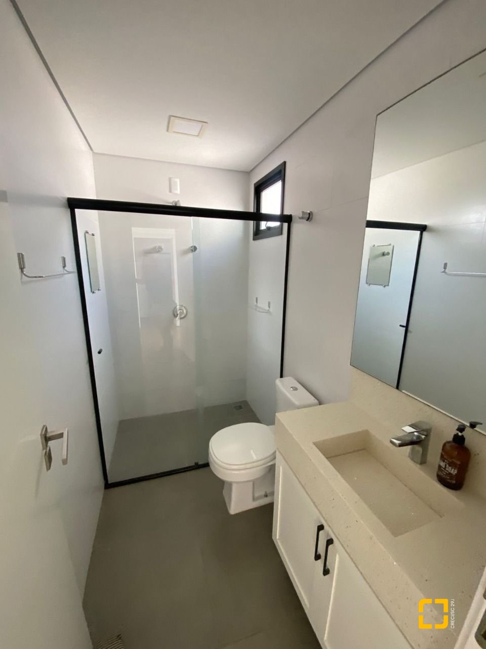 Casa com 164m², 5 quartos (sendo 2 suítes), 2 garagens, no bairro Ingleses em Florianópolis