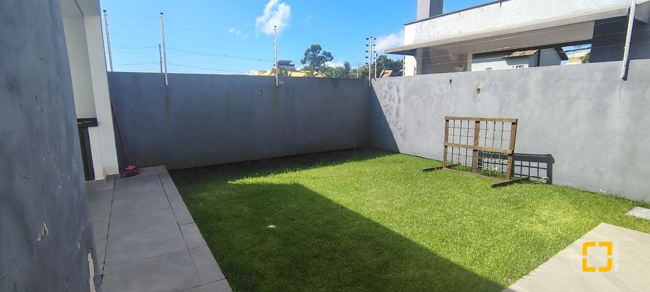 Casa com 164m², 5 quartos (sendo 2 suítes), 2 garagens, no bairro Ingleses em Florianópolis