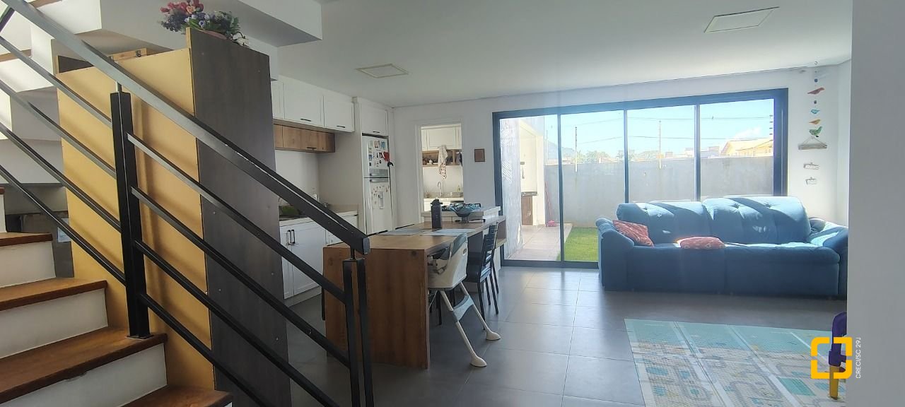 Casa com 164m², 5 quartos (sendo 2 suítes), 2 garagens, no bairro Ingleses em Florianópolis