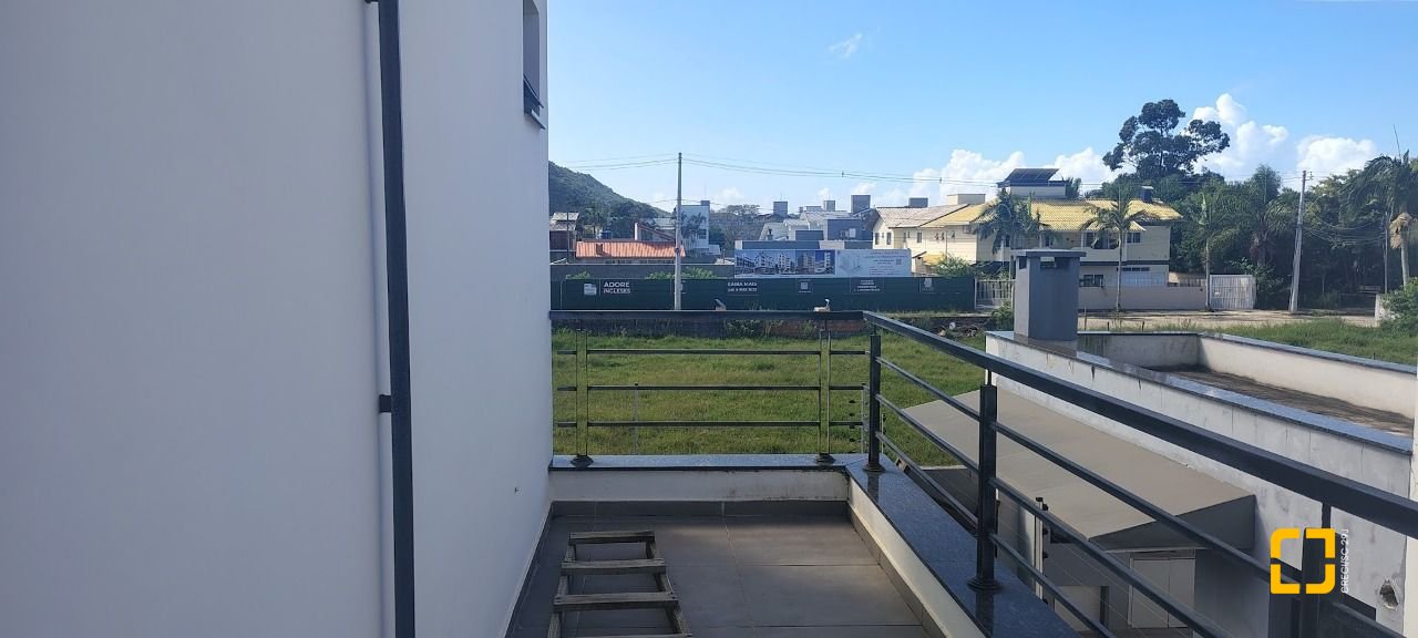 Casa com 164m², 5 quartos (sendo 2 suítes), 2 garagens, no bairro Ingleses em Florianópolis
