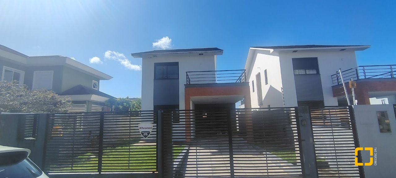 Casa com 164m², 5 quartos (sendo 2 suítes), 2 garagens, no bairro Ingleses em Florianópolis