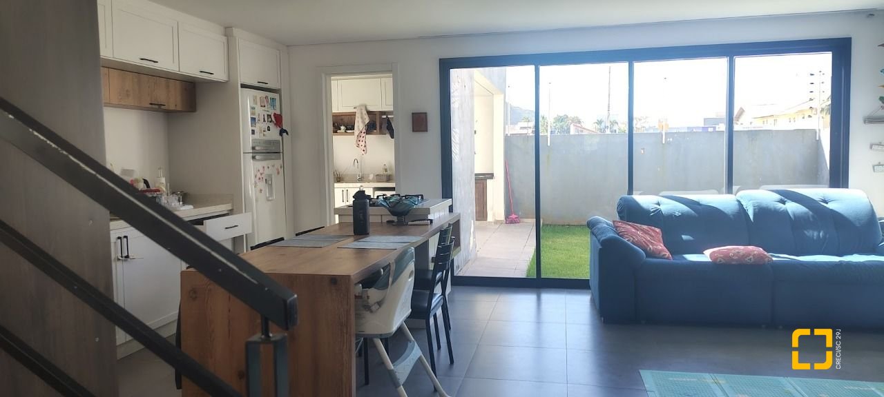 Casa com 164m², 5 quartos (sendo 2 suítes), 2 garagens, no bairro Ingleses em Florianópolis