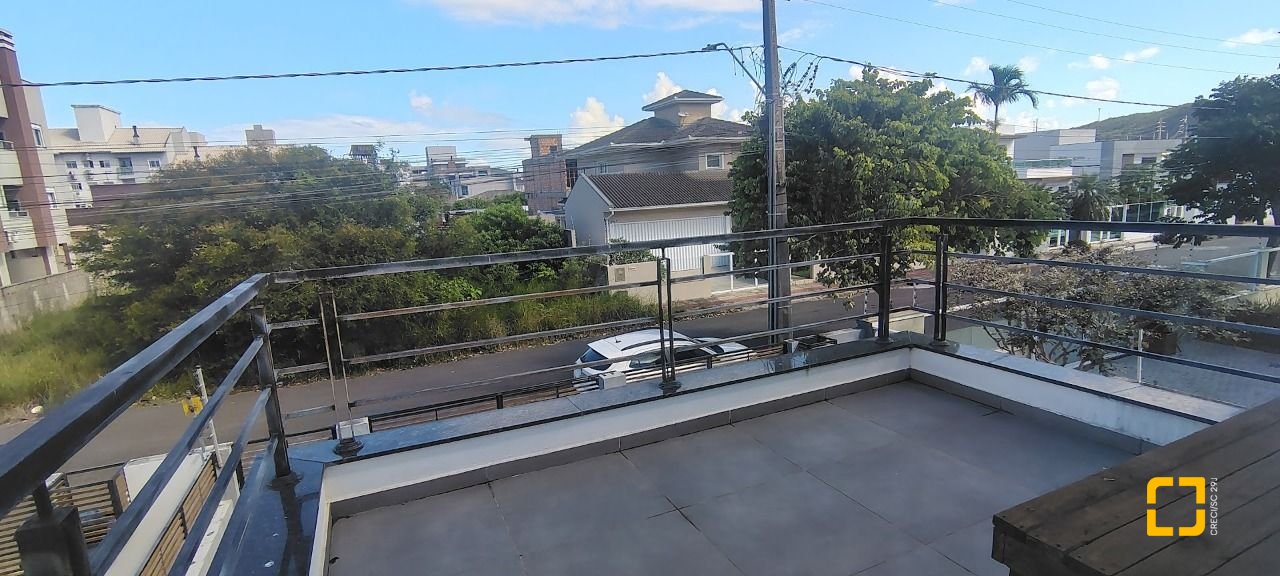 Casa com 164m², 5 quartos (sendo 2 suítes), 2 garagens, no bairro Ingleses em Florianópolis