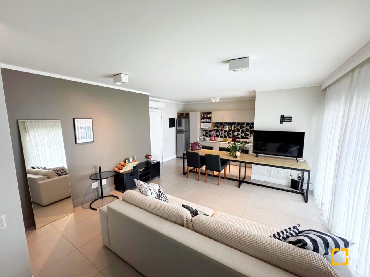 Studio com 52m², 1 quarto, 2 garagens, no bairro Centro em Florianópolis