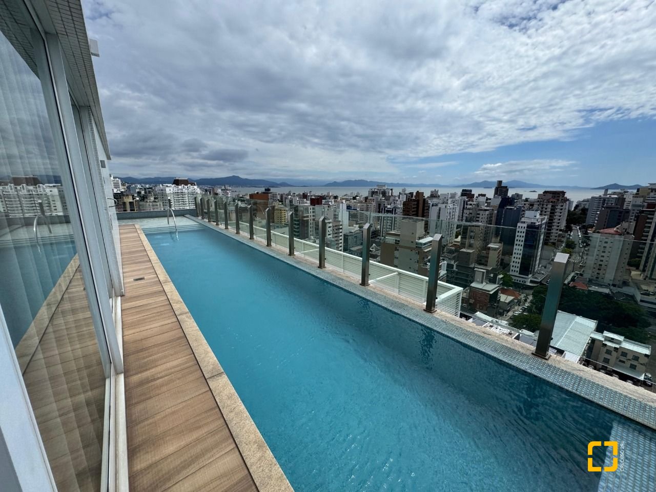 Studio com 52m², 1 quarto, 2 garagens, no bairro Centro em Florianópolis