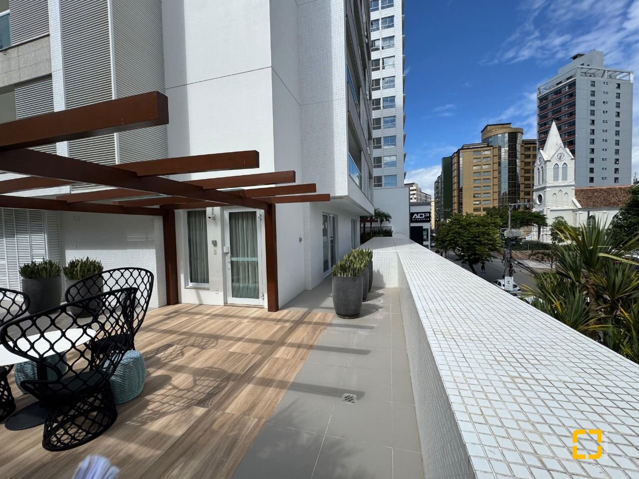 Studio com 52m², 1 quarto, 2 garagens, no bairro Centro em Florianópolis