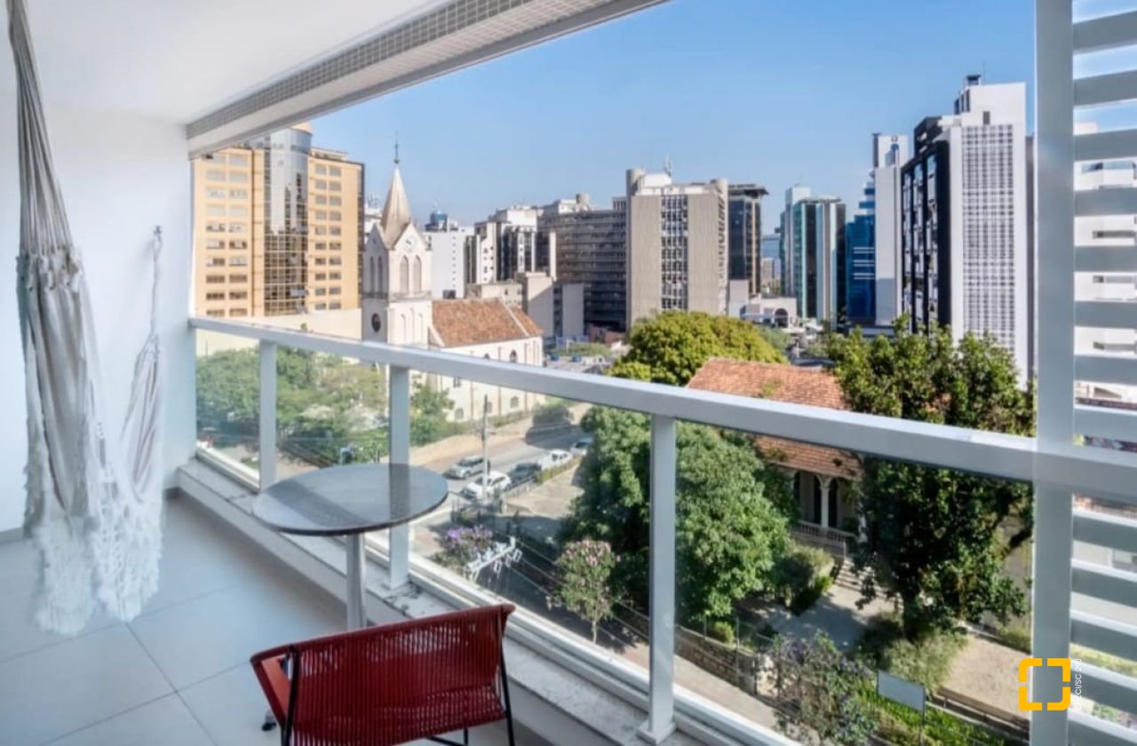 Studio com 52m², 1 quarto, 2 garagens, no bairro Centro em Florianópolis