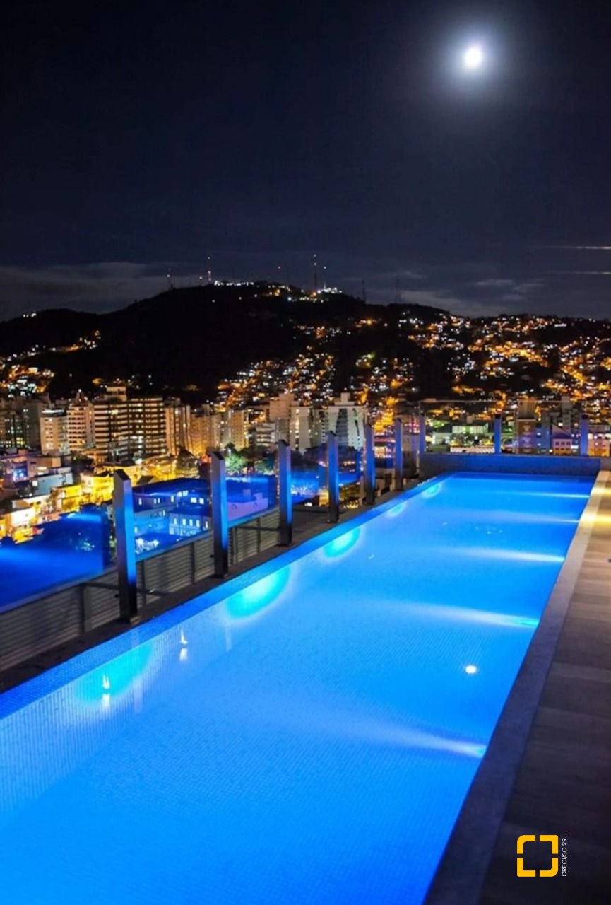 Studio com 52m², 1 quarto, 2 garagens, no bairro Centro em Florianópolis