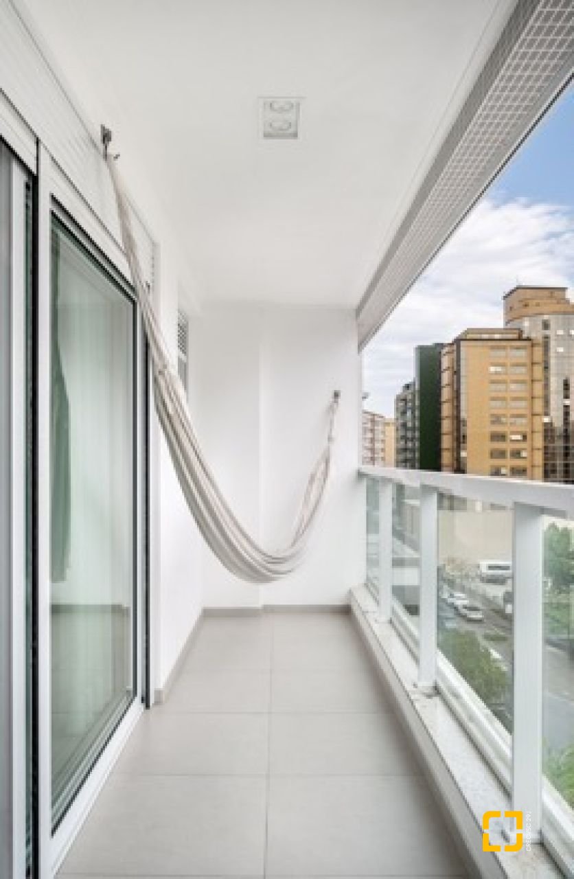 Studio com 52m², 1 quarto, 2 garagens, no bairro Centro em Florianópolis
