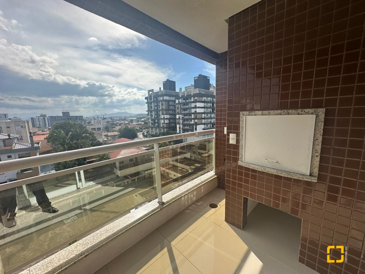 Apartamento com 70m², 3 quartos (sendo 1 suíte), 2 garagens, no bairro Estreito em Florianópolis