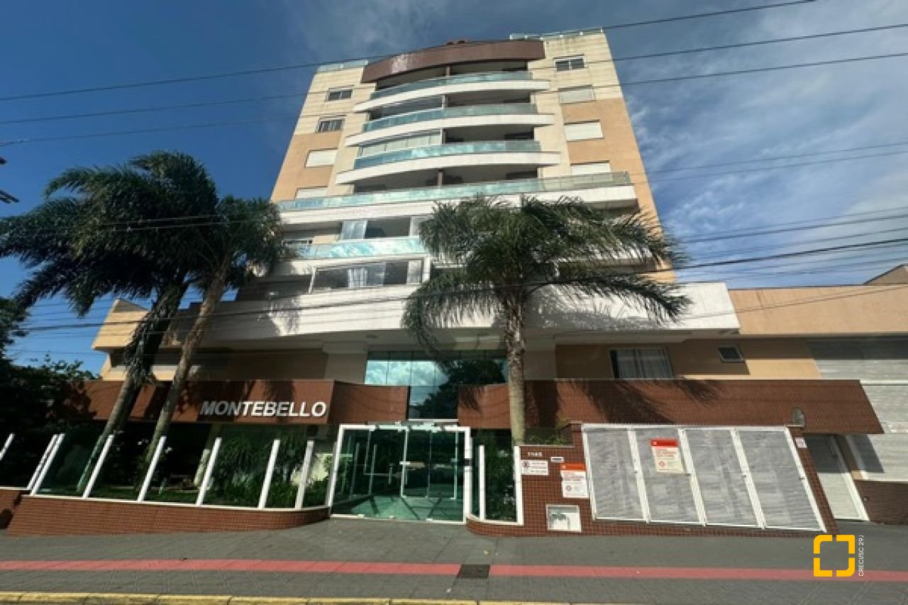 Apartamento com 70m², 3 quartos (sendo 1 suíte), 2 garagens, no bairro Estreito em Florianópolis
