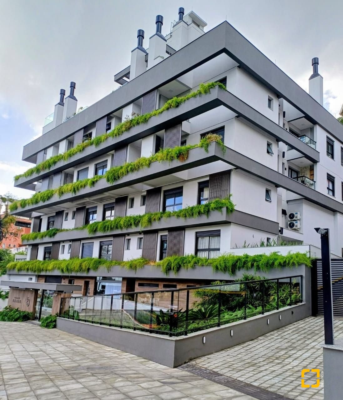 Apartamento com 53m², 2 quartos (sendo 1 suíte), 1 garagem, no bairro Jurerê em Florianópolis