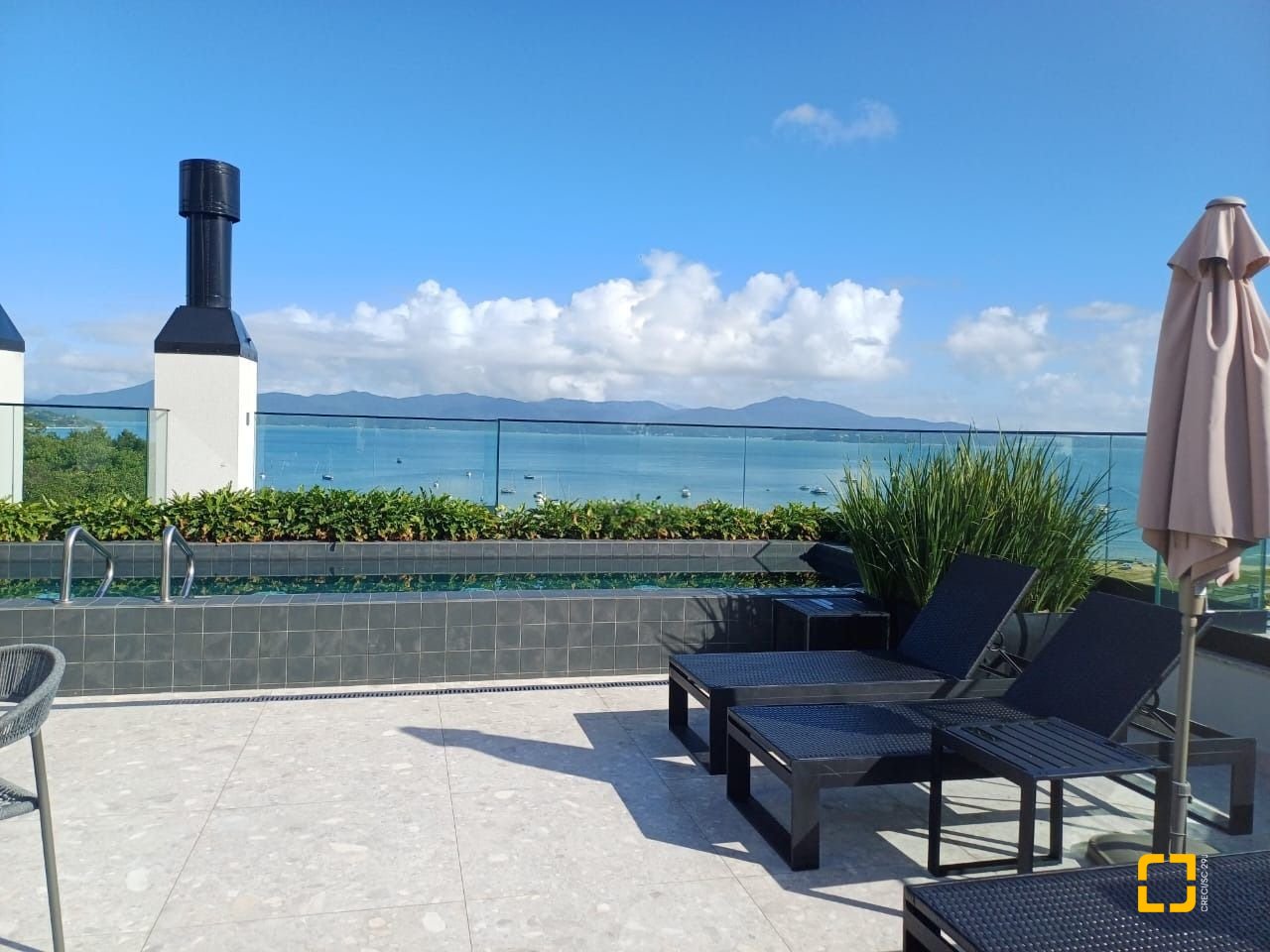 Apartamento com 53m², 2 quartos (sendo 1 suíte), 1 garagem, no bairro Jurerê em Florianópolis