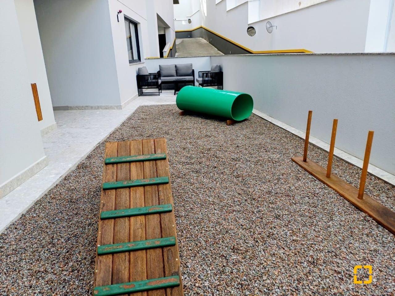 Apartamento com 53m², 2 quartos (sendo 1 suíte), 1 garagem, no bairro Jurerê em Florianópolis