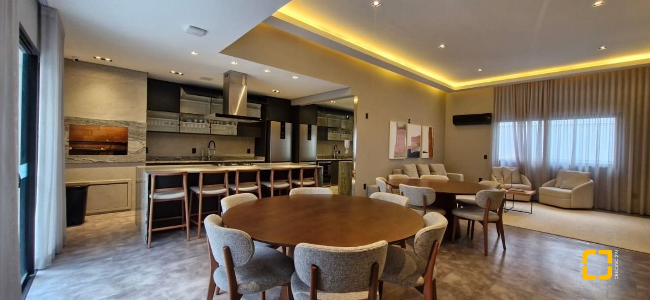 Apartamento com 53m², 2 quartos (sendo 1 suíte), 1 garagem, no bairro Jurerê em Florianópolis